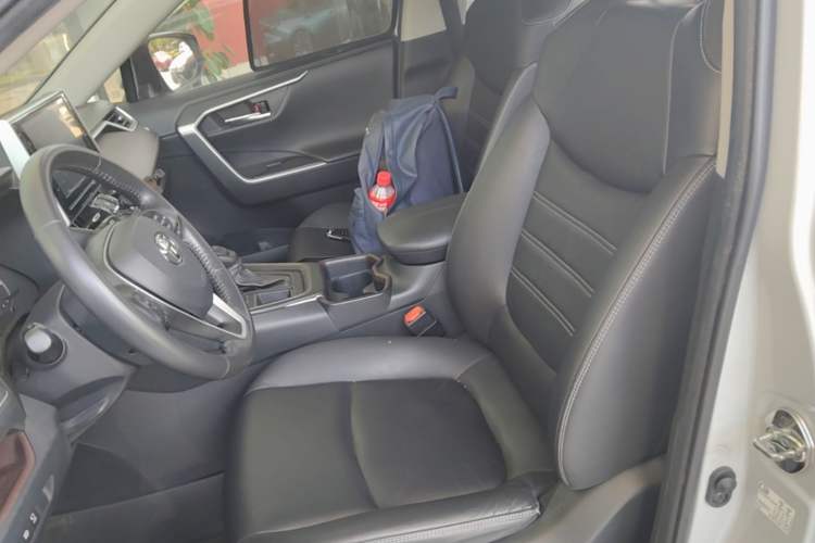 Used Toyota RAV4 2020 2.0L CVT Two-Wheel Drive Prestige Edition Left Front Seat