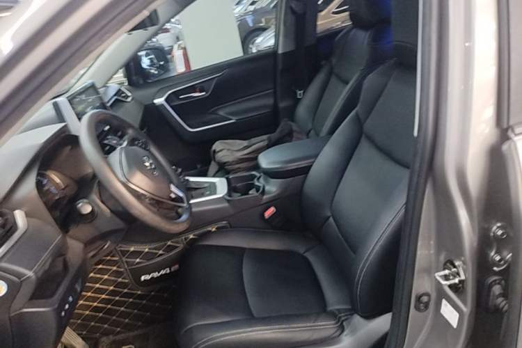 Used Toyota RAV4 2020 Dual-Engine 2.5L E-CVT Two-Wheel Drive Elite Edition Left Front Seat
