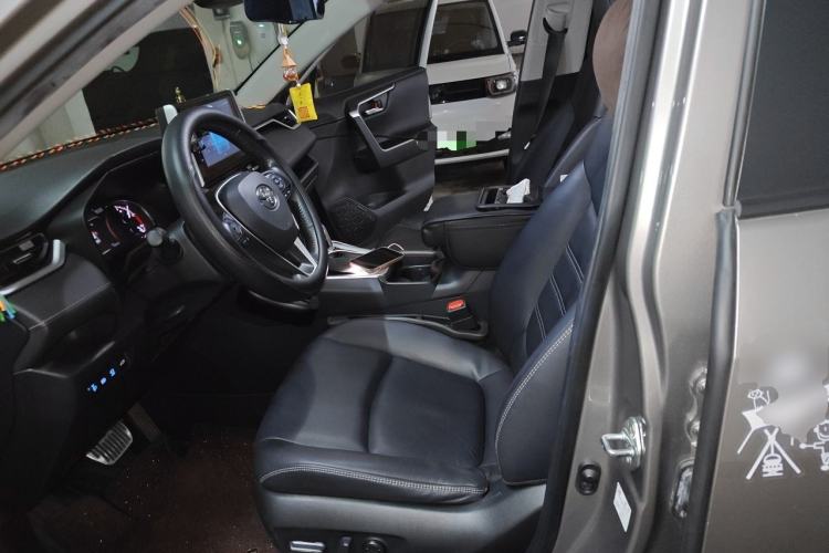 Used Toyota RAV4 2020 2.0L CVT Two-Wheel Drive Fashion PLUS Edition Left Front Seat