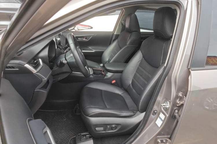 Used Toyota RAV4 2020 Dual-Engine 2.5L E-CVT 4x4 Elite PLUS Edition Left Front Seat