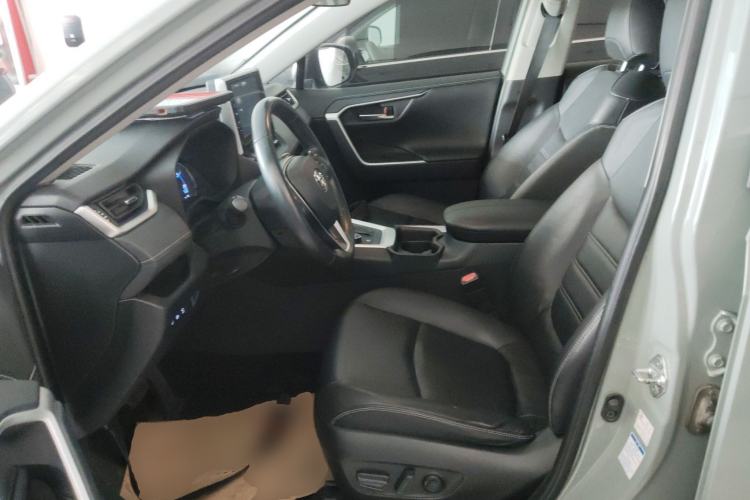 Used Toyota RAV4 2020 Dual-Engine 2.5L E-CVT 4x4 Elite PLUS Edition Left Front Seat