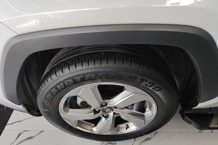 Used Toyota RAV4 2020 2.0L CVT Two-Wheel Drive Fashion PLUS Edition Left Front Wheel Hub