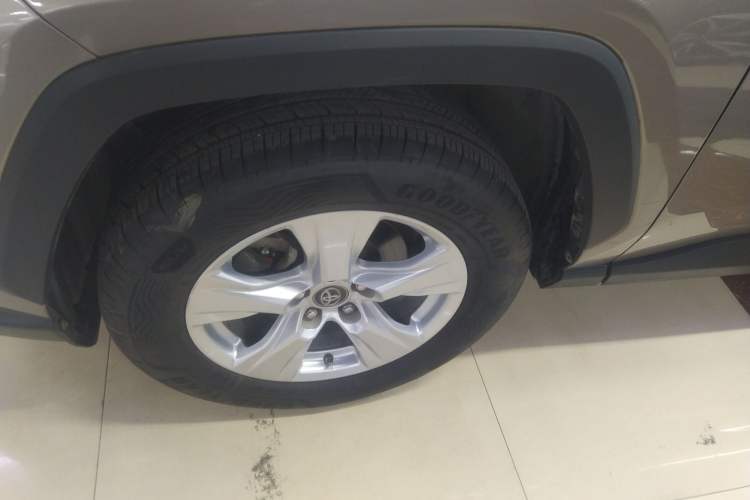 Used Toyota RAV4 2020 2.0L CVT Two-Wheel Drive Urban Edition Left Front Wheel Hub