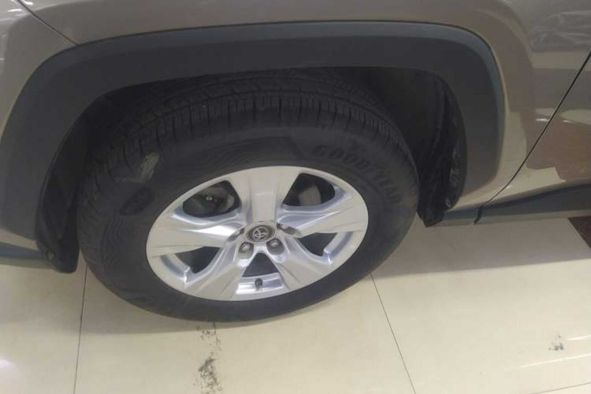 Used Toyota RAV4 2020 2.0L CVT Two-Wheel Drive Urban Edition Left Front Wheel Hub