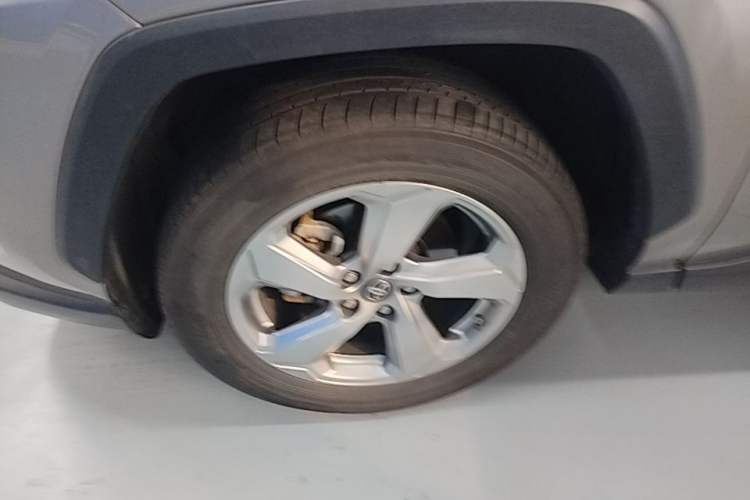 Used Toyota RAV4 2020 Dual-Engine 2.5L E-CVT Two-Wheel Drive Elite Edition Left Front Wheel Hub