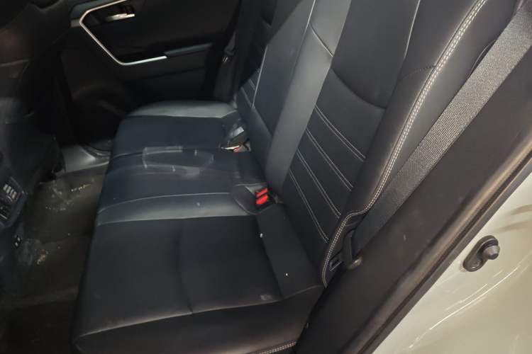 Used Toyota RAV4 2020 2.0L CVT Four-Wheel Drive Prestige Edition Left Rear Seat