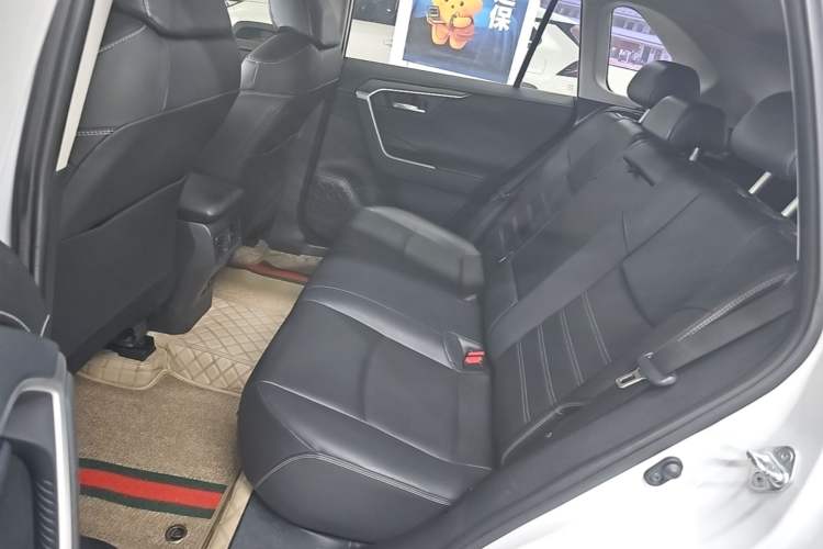 Used Toyota RAV4 2020 2.0L CVT Two-Wheel Drive Prestige Edition Left Rear Seat