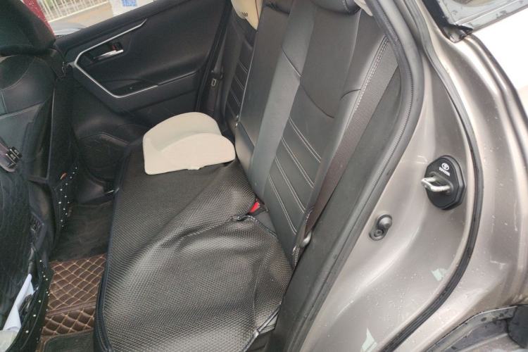 Used Toyota RAV4 2020 Dual-Engine 2.5L E-CVT 4x4 Elite PLUS Edition Left Rear Seat