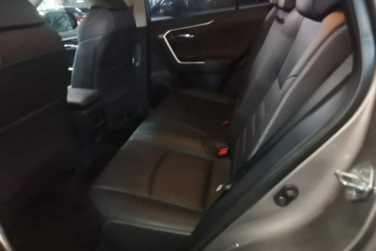 Used Toyota RAV4 2020 2.0L CVT 4x4 Style PLUS Edition Left Rear Seat