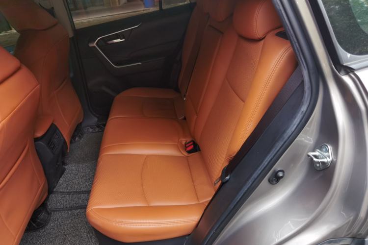 Used Toyota RAV4 2020 Dual-Engine 2.5L E-CVT Two-Wheel Drive Elite Edition Left Rear Seat