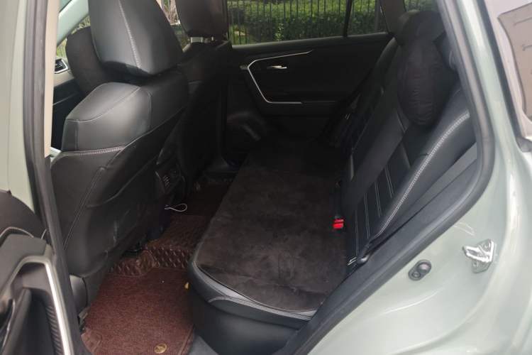 Used Toyota RAV4 2020 Dual-Motor 2.5L E-CVT Four-Wheel Drive Flagship Edition Left Rear Seat