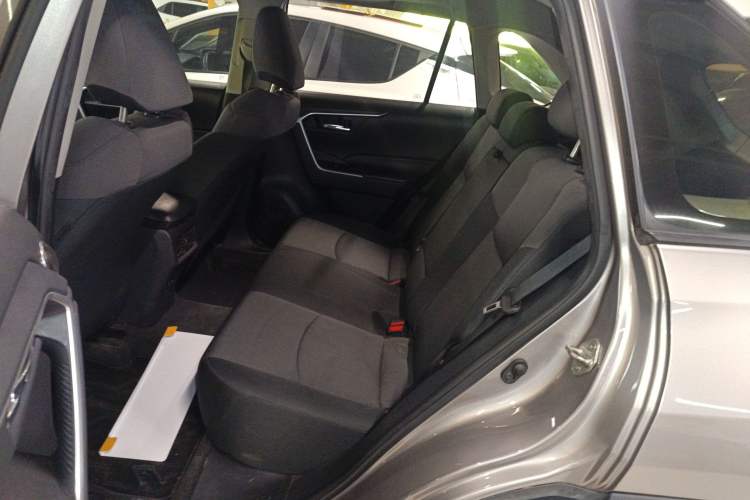 Used Toyota RAV4 2020 2.0L CVT Two-Wheel Drive Fashion Edition Left Rear Seat