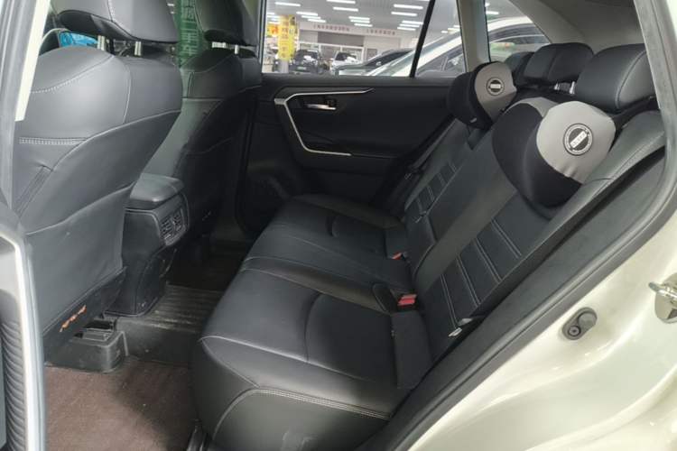 Used Toyota RAV4 2020 2.0L CVT Two-Wheel Drive Prestige Edition Left Rear Seat