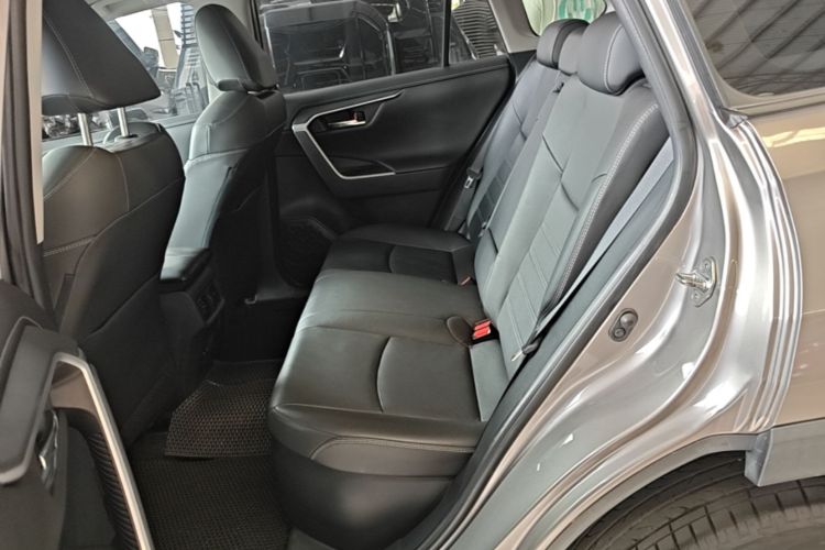 Used Toyota RAV4 2020 Dual-Engine 2.5L E-CVT 4x4 Elite PLUS Edition Left Rear Seat