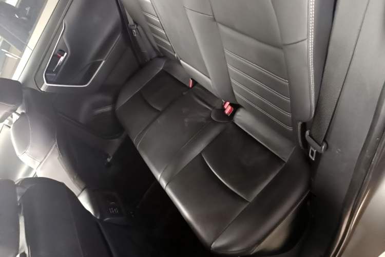 Used Toyota RAV4 2020 Dual-Engine 2.5L E-CVT 4x4 Elite PLUS Edition Left Rear Seat