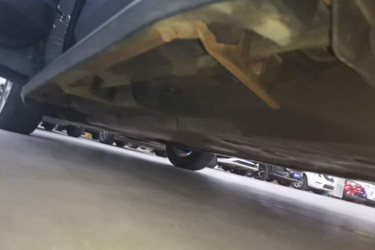 Used Toyota RAV4 2020 2.0L CVT 4x4 Trend Edition Left Side Sill