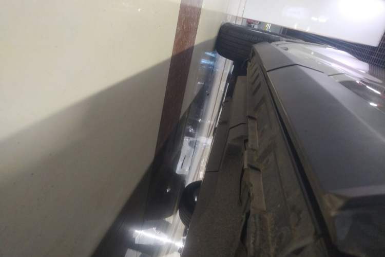 Used Toyota RAV4 2020 2.0L CVT Two-Wheel Drive Urban Edition Left Side Sill