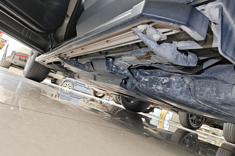Used Toyota RAV4 2020 Dual-Engine 2.5L E-CVT 4x4 Elite PLUS Edition Left Side Sill
