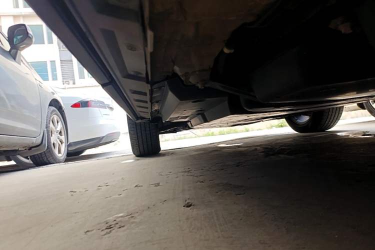 Used Toyota RAV4 2020 Dual-Engine 2.5L E-CVT 4x4 Elite PLUS Edition Left Side Sill