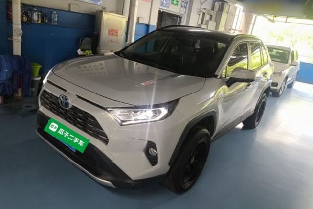 Używany Toyota RAV4 2020 Dual-Motor 2.5L E-CVT Four-Wheel Drive Flagship Edition