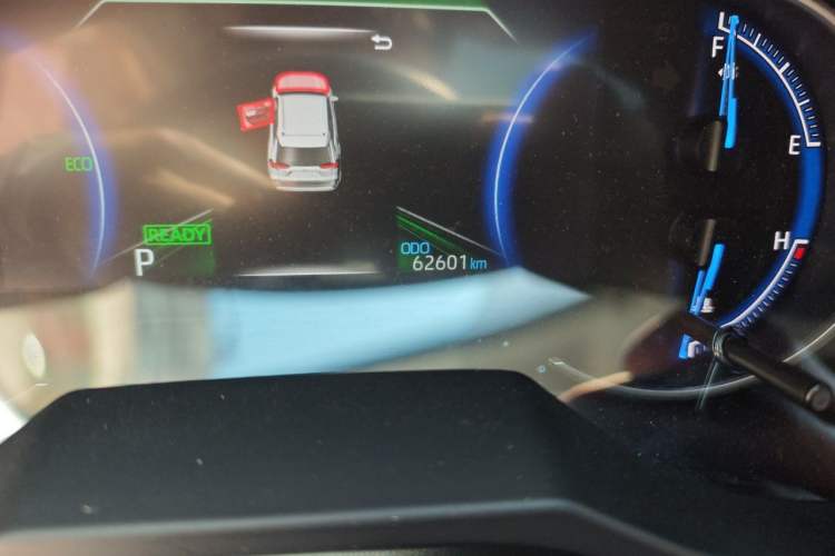 Used Toyota RAV4 2020 Dual-Motor 2.5L E-CVT Four-Wheel Drive Flagship Edition Odometer Close Up