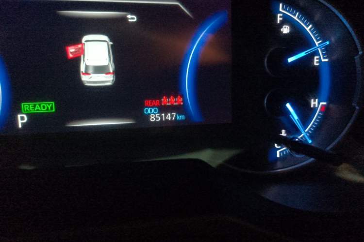Used Toyota RAV4 2020 Dual-Engine 2.5L E-CVT Four-Wheel Drive Elite Edition Odometer Close Up