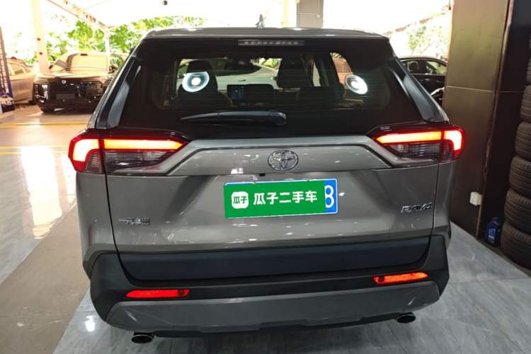 Used Toyota RAV4 2020 2.0L CVT Two-Wheel Drive Fashion Edition Rear