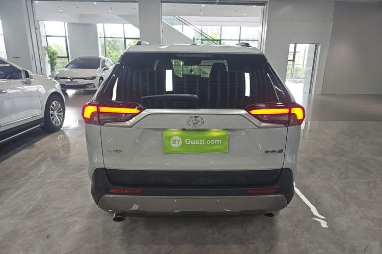 Used Toyota RAV4 2020 2.0L CVT Two-Wheel Drive Prestige Edition Rear