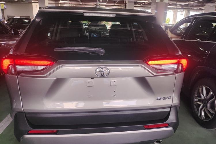 Used Toyota RAV4 2020 2.0L CVT Two-Wheel Drive Fashion Edition Rear