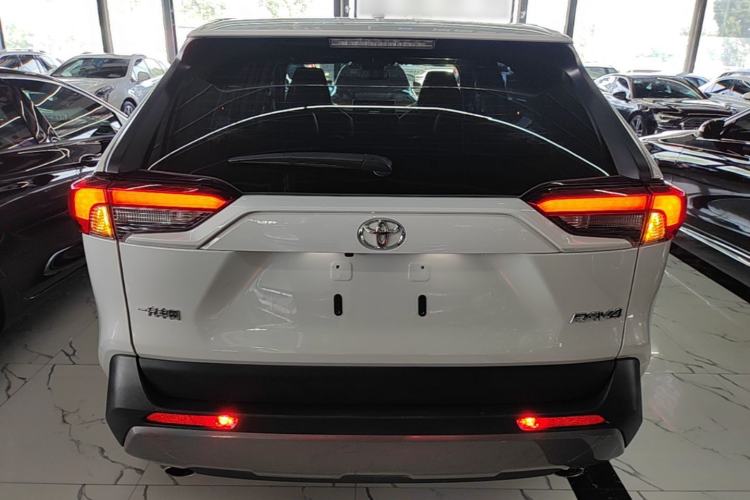 Used Toyota RAV4 2020 2.0L CVT Two-Wheel Drive Fashion PLUS Edition Rear