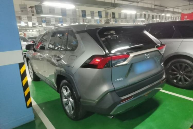 Used Toyota RAV4 2020 2.0L CVT 4x4 Style PLUS Edition Rear Left 45 Deg