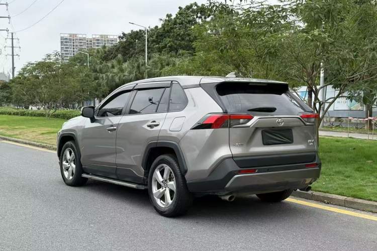 Used Toyota RAV4 2020 2.0L CVT 4x4 Trend Edition Rear Left 45 Deg