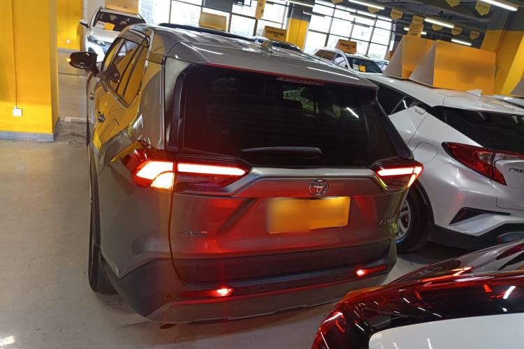 Used Toyota RAV4 2020 2.0L CVT Two-Wheel Drive Fashion Edition Rear