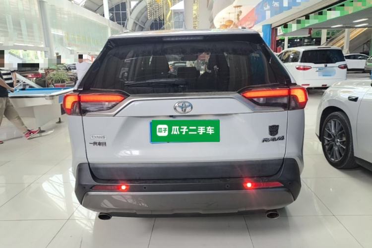 Used Toyota RAV4 2020 2.0L CVT Two-Wheel Drive Prestige Edition Rear