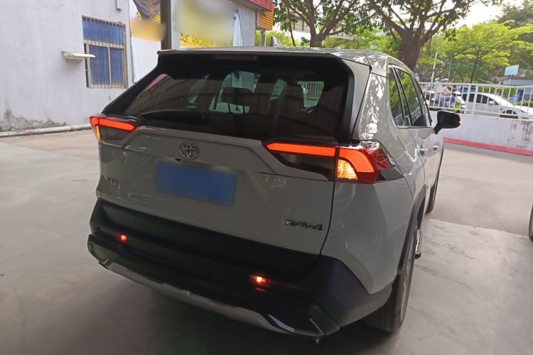 Used Toyota RAV4 2020 2.0L CVT Two-Wheel Drive Fashion Edition Rear Right 45 Deg