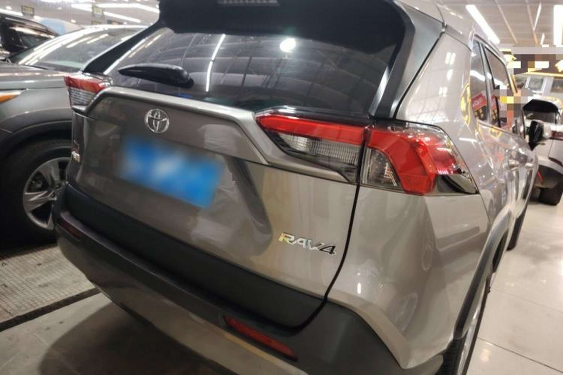 Used Toyota RAV4 2020 2.0L CVT Two-Wheel Drive Fashion Edition Rear Right 45 Deg