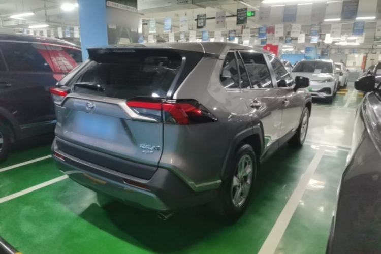 Used Toyota RAV4 2020 2.0L CVT 4x4 Style PLUS Edition Rear Right 45 Deg