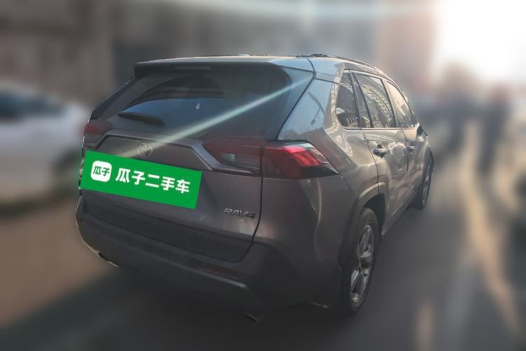 Used Toyota RAV4 2020 2.0L CVT Two-Wheel Drive Fashion Edition Rear Right 45 Deg