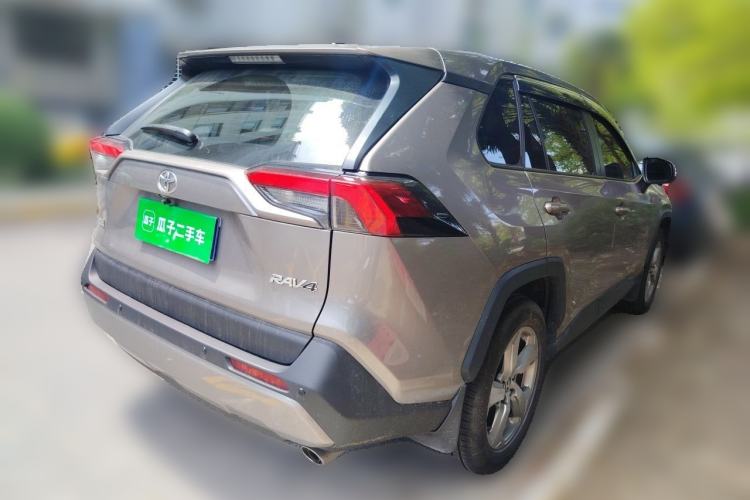 Used Toyota RAV4 2020 2.0L CVT Two-Wheel Drive Fashion PLUS Edition Rear Right 45 Deg