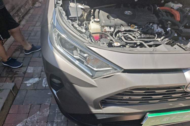 Used Toyota RAV4 2020 Dual-Motor 2.5L E-CVT Four-Wheel Drive Flagship Edition Right Front Headlight