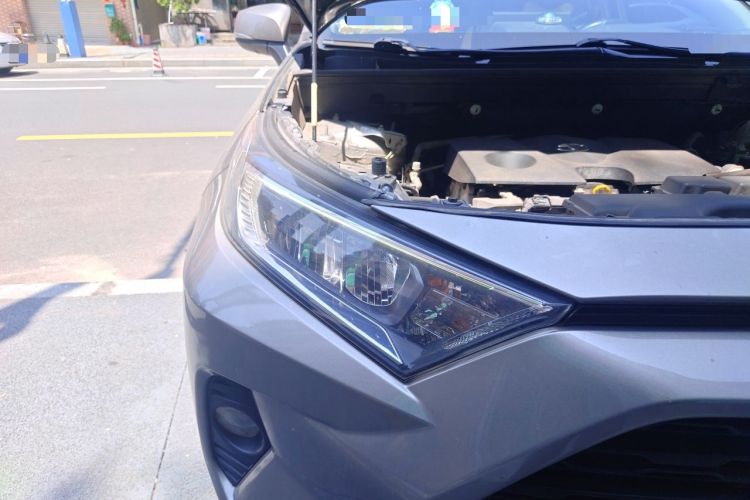 Used Toyota RAV4 2020 2.0L CVT Two-Wheel Drive Fashion Edition Right Front Headlight