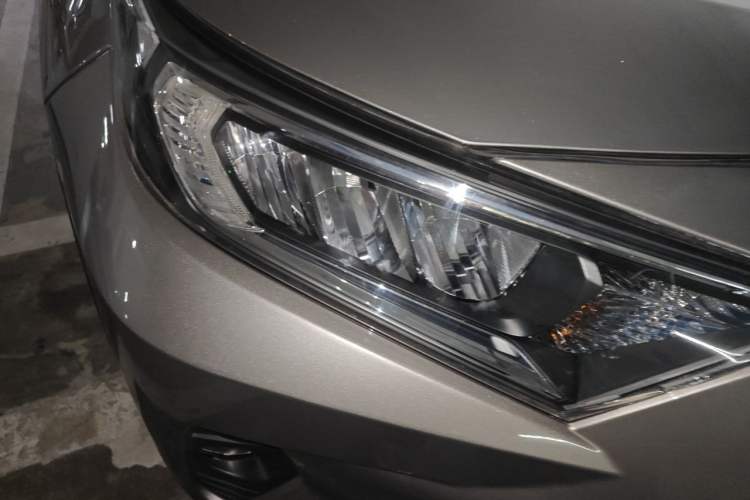 Used Toyota RAV4 2020 2.0L CVT Two-Wheel Drive Fashion PLUS Edition Right Front Headlight