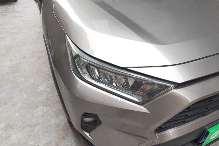 Used Toyota RAV4 2020 2.0L CVT Two-Wheel Drive Fashion Edition Right Front Headlight