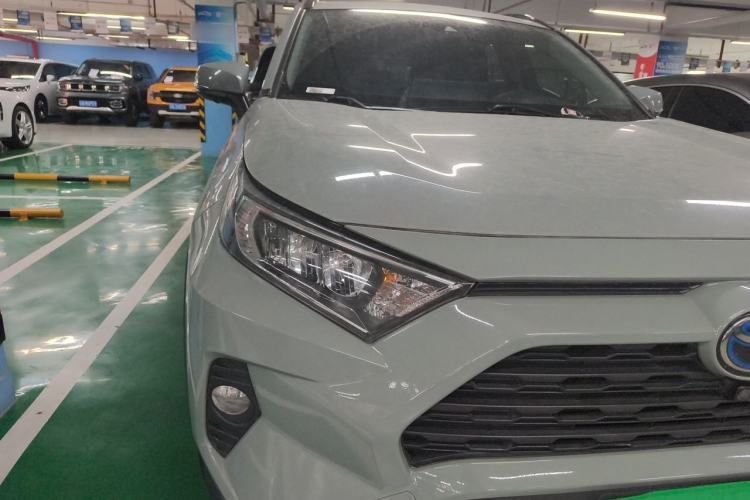 Used Toyota RAV4 2020 Dual-Engine 2.5L E-CVT Four-Wheel Drive Elite Edition Right Front Headlight