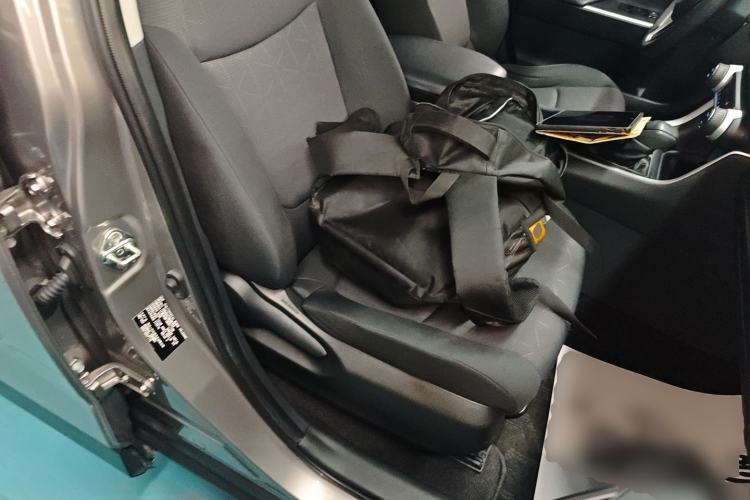 Used Toyota RAV4 2020 Dual-Engine 2.5L E-CVT Two-Wheel Drive Elite Edition Right Front Seat