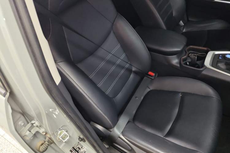 Used Toyota RAV4 2020 2.0L CVT Four-Wheel Drive Prestige Edition Right Front Seat