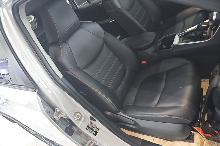 Used Toyota RAV4 2020 2.0L CVT Two-Wheel Drive Prestige Edition Right Front Seat