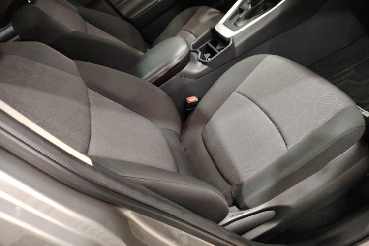 Used Toyota RAV4 2020 2.0L CVT Two-Wheel Drive Fashion Edition Right Front Seat