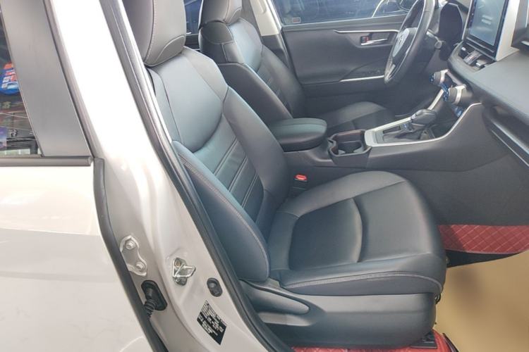 Used Toyota RAV4 2020 2.0L CVT Two-Wheel Drive Fashion PLUS Edition Right Front Seat