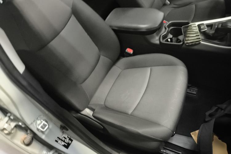 Used Toyota RAV4 2020 2.0L CVT Two-Wheel Drive Fashion Edition Right Front Seat